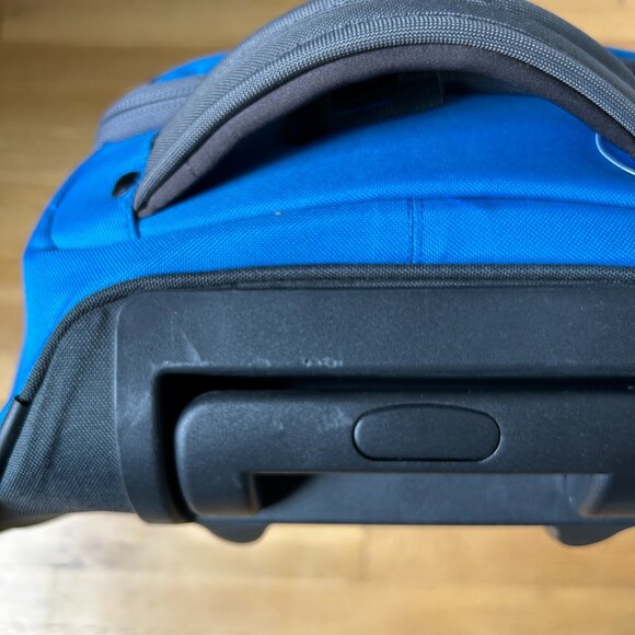 EDDIE BAUER Traverse Rolling Carry On Bag Medium Luggage Duffel ~ NWT! - Picture 11 of 11